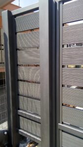 Μεταλλική ανοιγόμενη αυτόματη πόρτα(με κάλυψη deck wpc)